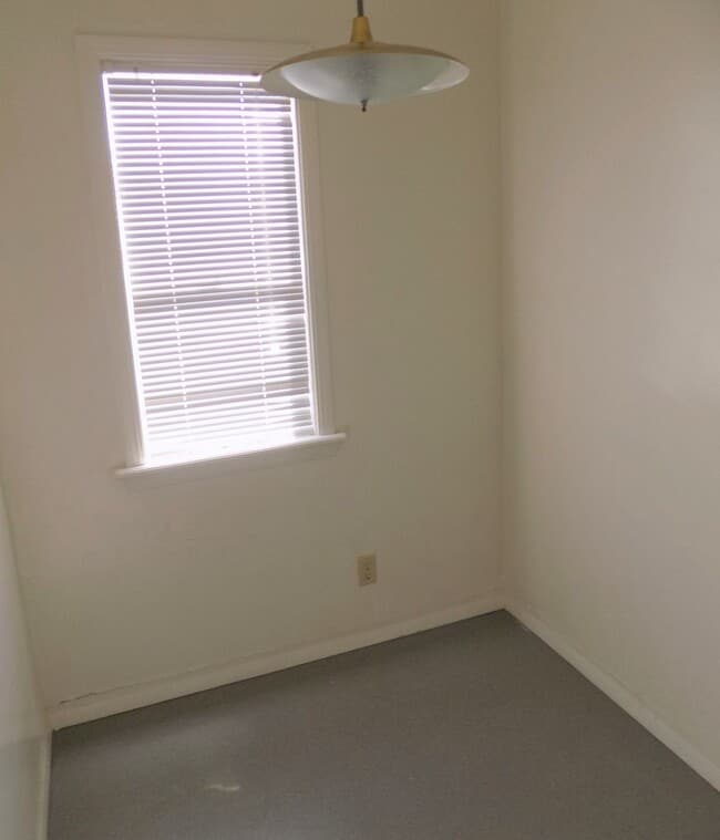 Building Photo - 735-745 Grand Ave