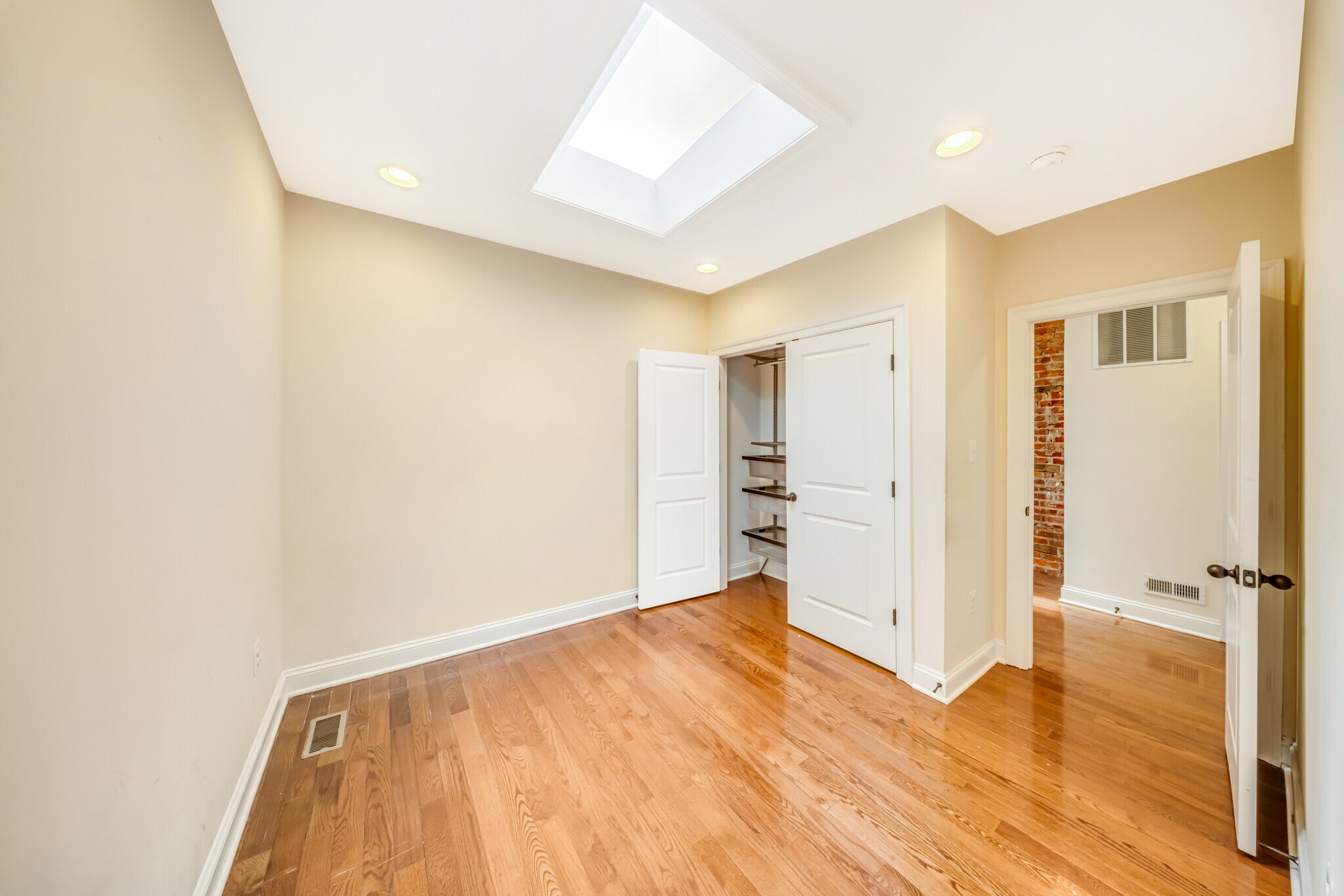 Building Photo - 1505 Spring Pl NW