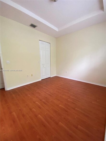 Building Photo - 959 NE 42nd Pl