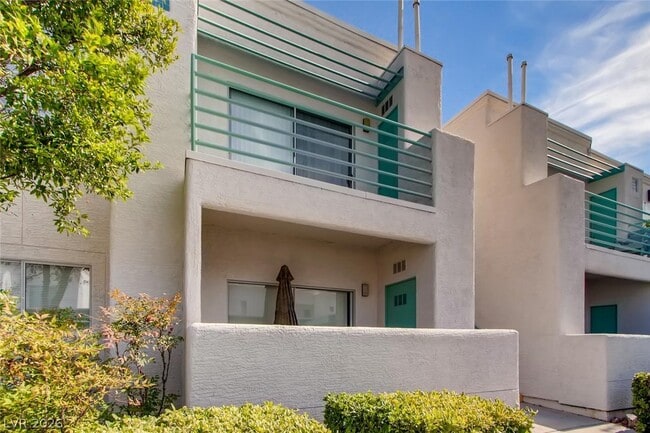 Building Photo - 7100 W Pirates Cove Rd