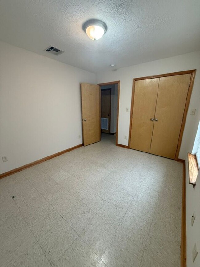 Building Photo - 2220 N Malcolm St