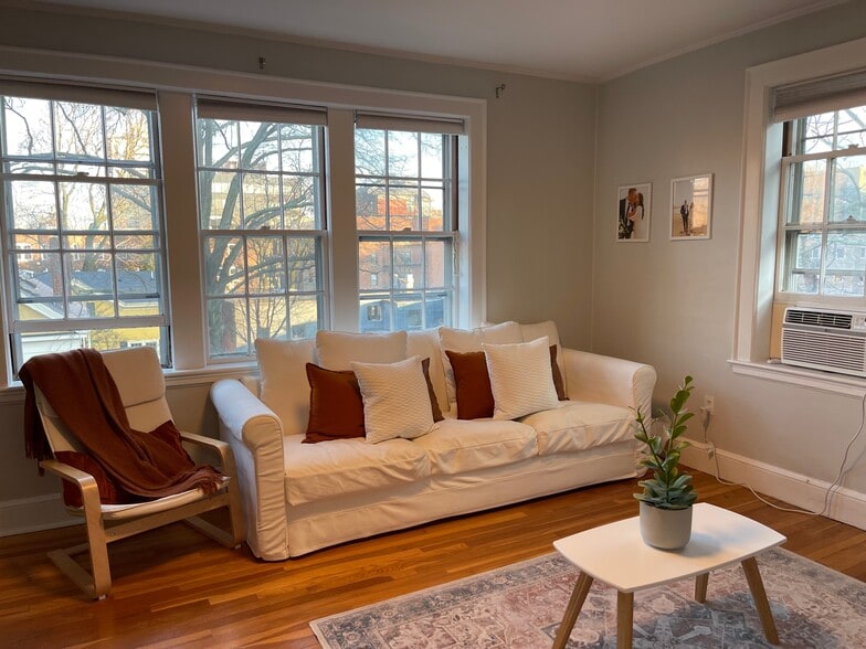 Living Room - 9 Ellery St