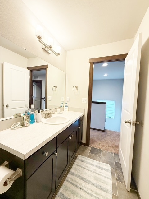 Building Photo - 2063 SE Hopi Way