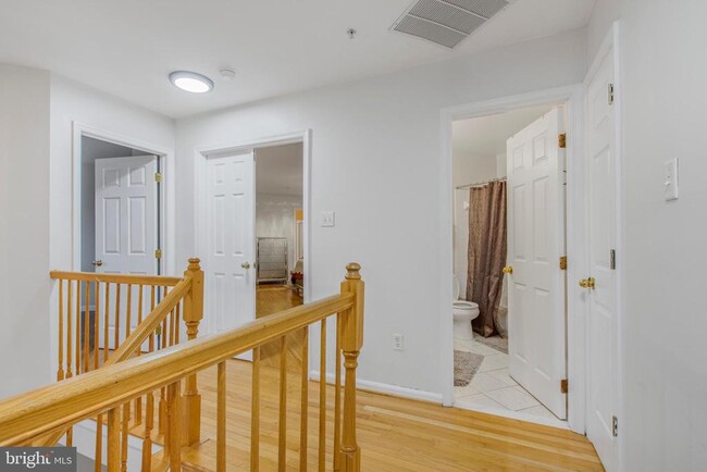 Building Photo - 11809 Old Fort Rd