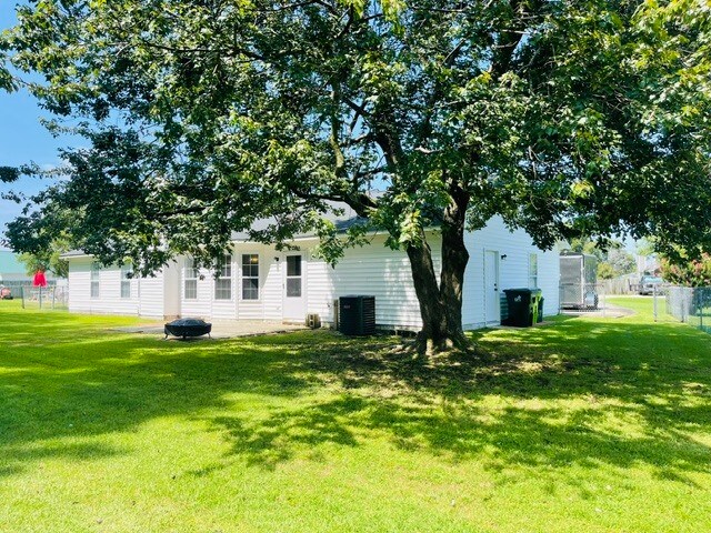 Building Photo - 203 Devonshire Dr