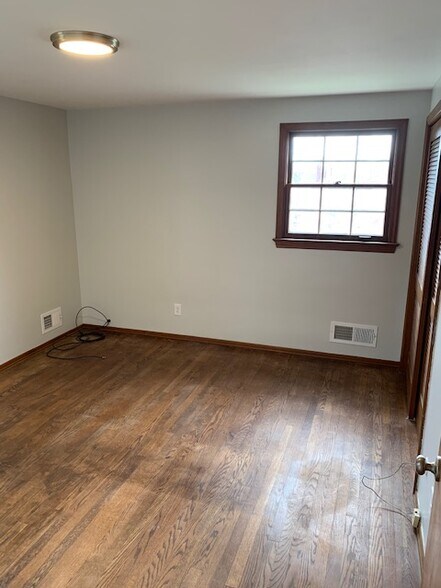 Building Photo - 410 Anawanda Ave
