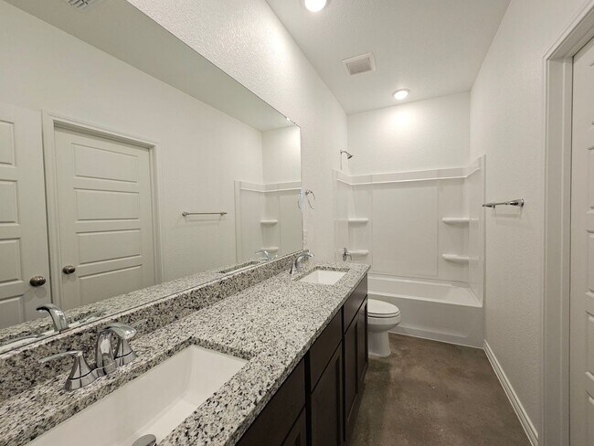 Building Photo - 604 Pacific Crest Trl