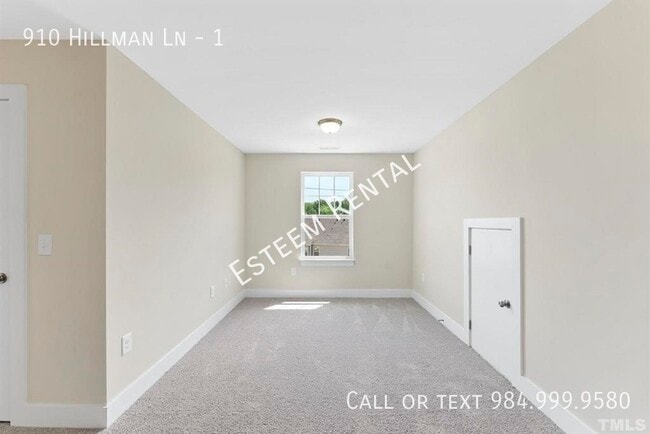 Building Photo - 910 Hillman Ln