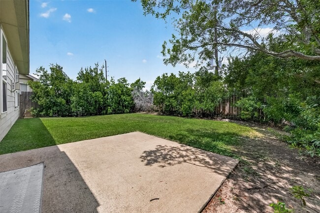 Building Photo - 24906 Clover Ranch Dr