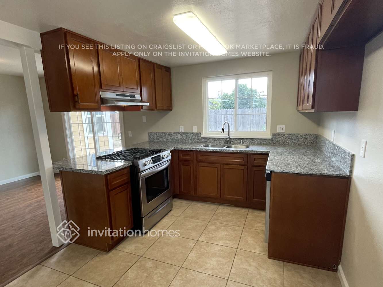 Building Photo - 8571 Fairlawn Ct