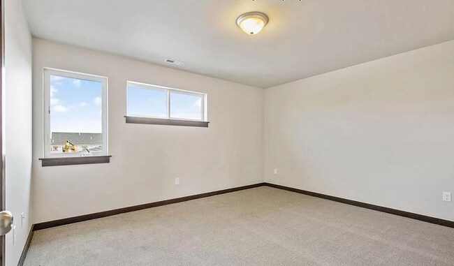 Building Photo - 3 Bedroom 2 1/2 Bathroom Townhouse- NEWLY BUILT-