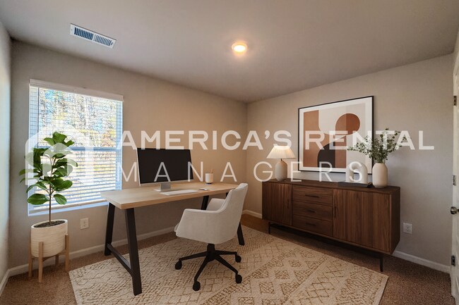 Building Photo - Bright and Spacious Lincoln Townhome for R...