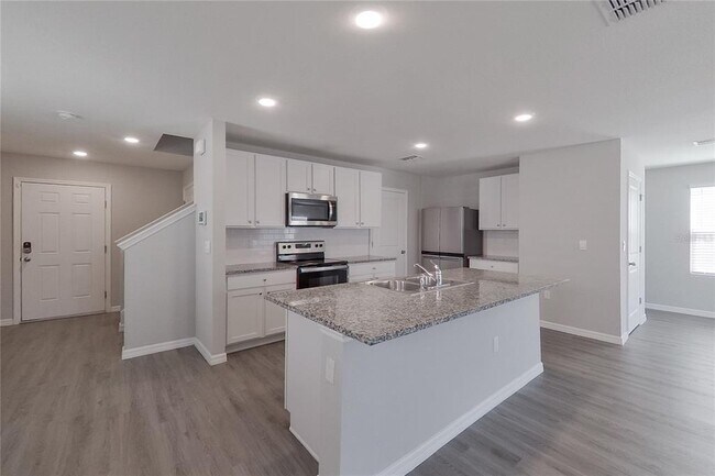 Building Photo - 8704 SW 44th Ct