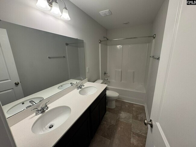 Building Photo - 1052 Crescent Corner Dr