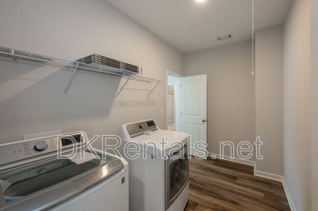 Building Photo - 508 Blackberry Ln