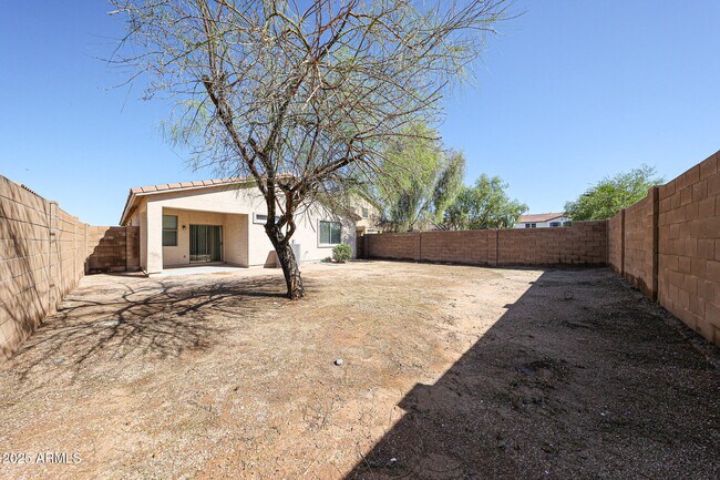 Building Photo - 44115 Askew Dr