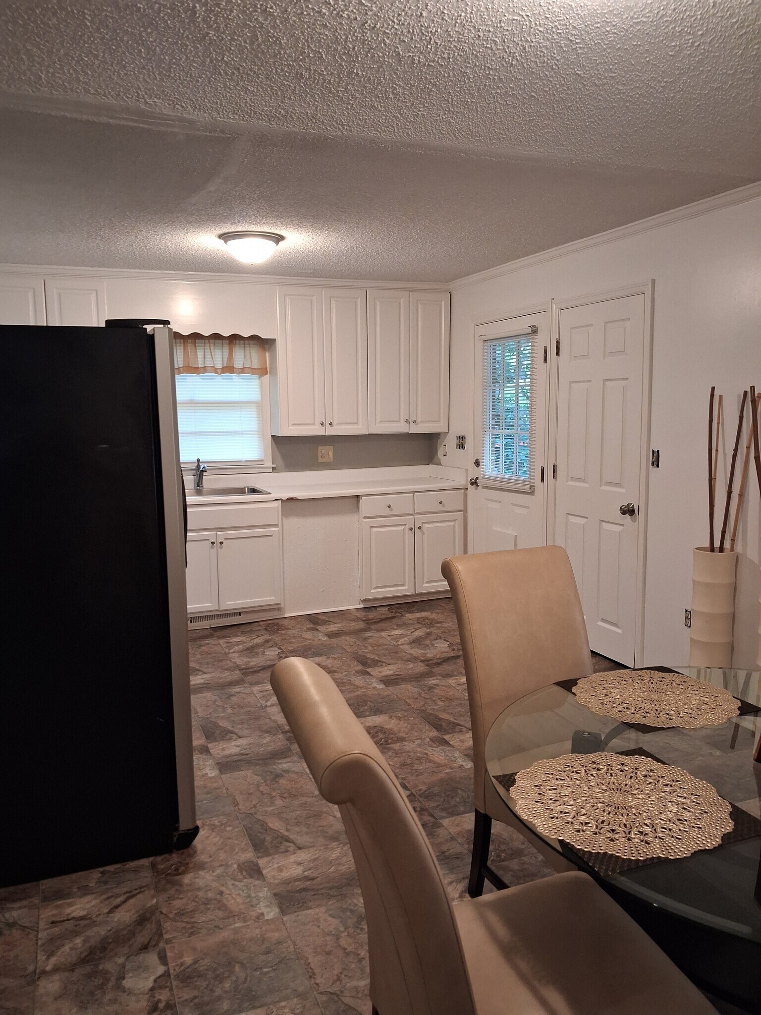 Kitchen 2b - 2557 Delano Dr