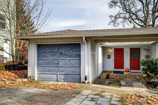 Building Photo - **$500 OFF SECOND MONTH RENT!**Bright Home with Stunning Mountain Skyline Setting!