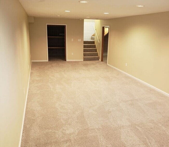 Building Photo - Renovated Ranch!