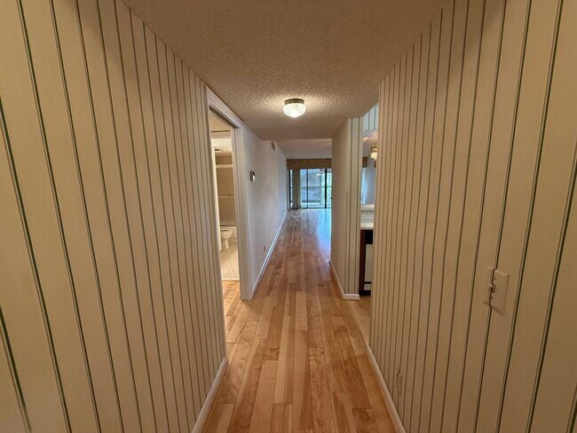 Building Photo - 6215 Coral Lake Dr