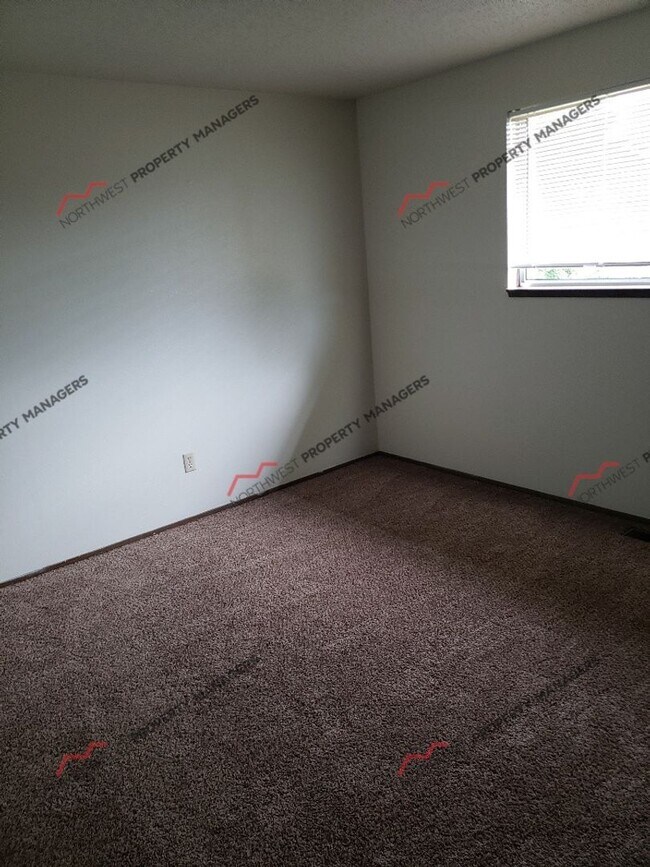Building Photo - STATUS: *AVAILABLE * | R14 |  $1795