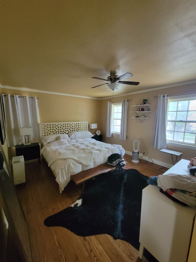 Building Photo - 6407 W Lloyd St