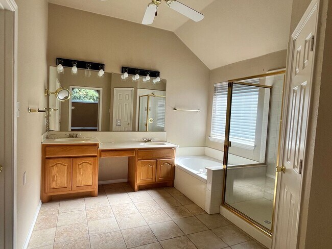 Building Photo - Beautifully Updated 4-Bedroom Home with Community Pool & Excellent Schools!