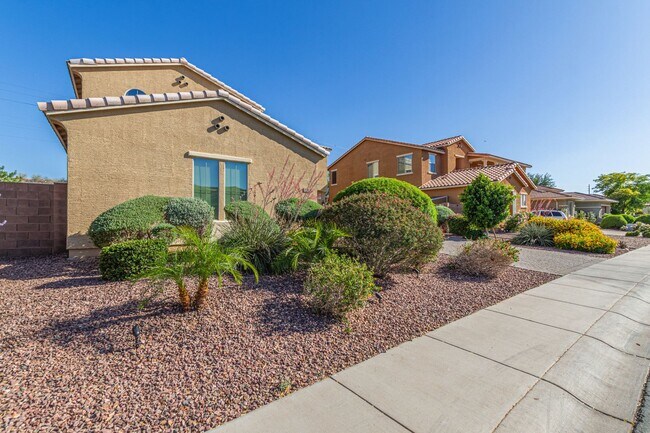 Building Photo - INCREDIBLE Executive Style homes in the po...