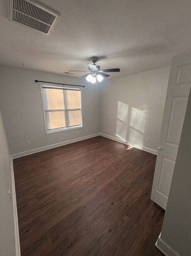 Building Photo - 1414 Ashburton Rd