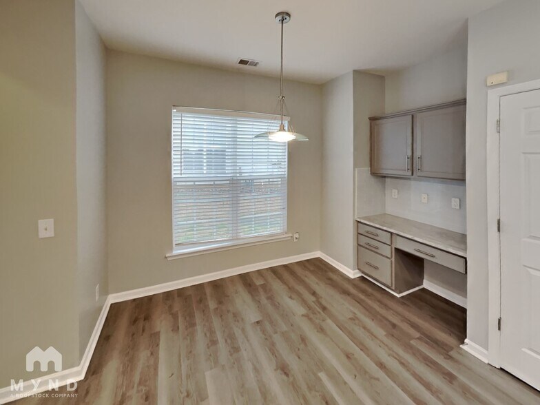 Building Photo - 11216 Cypress View Dr