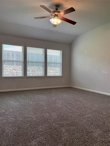 Building Photo - 9220 Hawthorne Dr