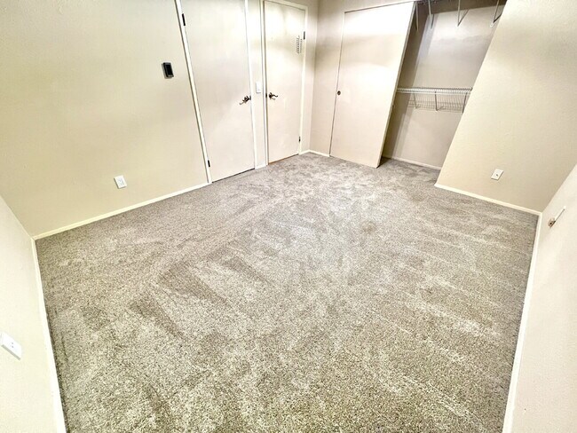 Building Photo - Beautiful Townhome For Rent in the Tranquil Chambers Bay