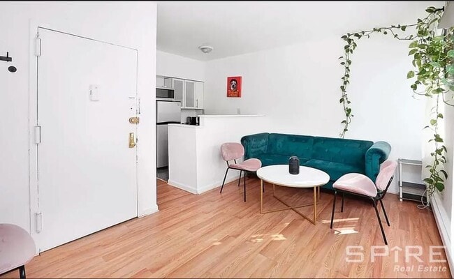 Building Photo - 2 bedroom in New York NY 10009
