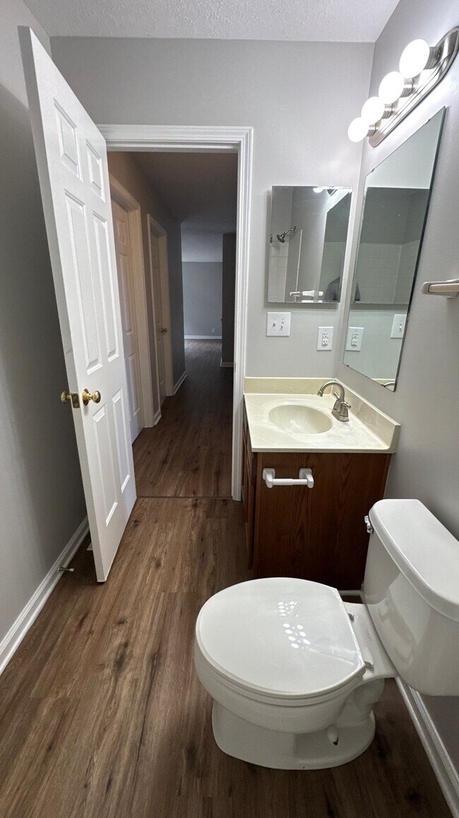Building Photo - 7421 Spring Run Dr