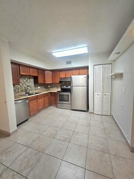 Building Photo - 3680 N 56th Ave