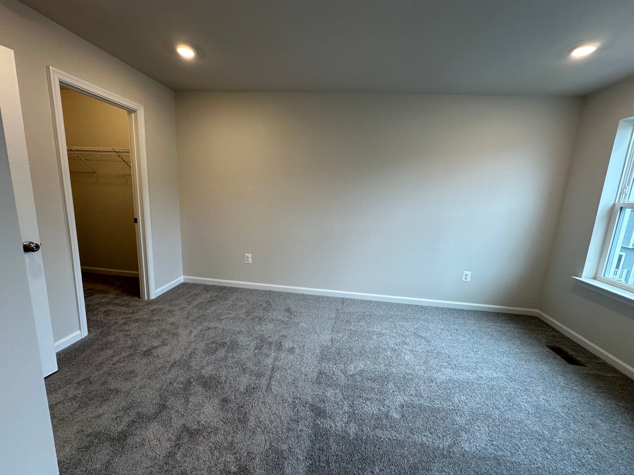 Building Photo - 318 Mineral Springs Rd