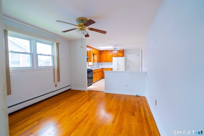 Building Photo - 326 Grovers Ave