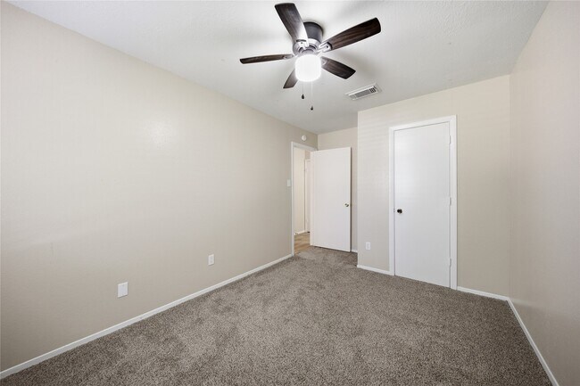 Building Photo - 12642 Autumn Mill Dr