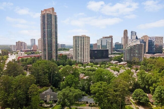 Building Photo - 757 Old Ivy Rd NE