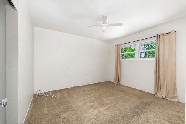 Building Photo - 1231 Evilo St