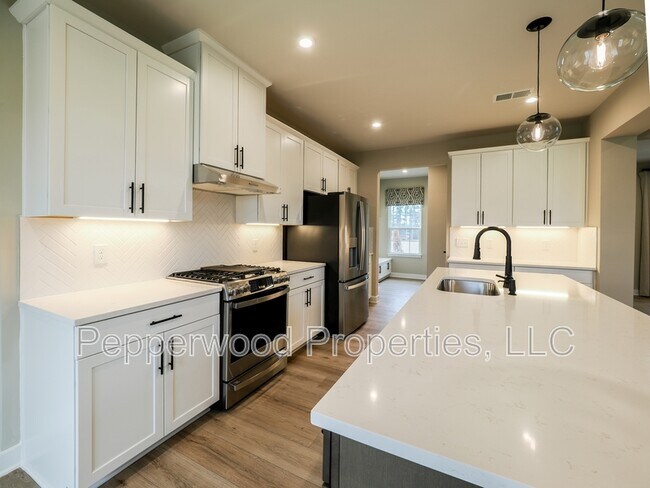 Building Photo - 7204 Red Cedar Trl