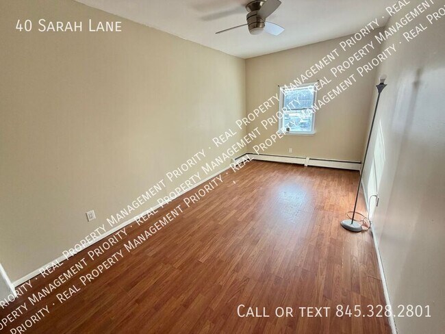 Building Photo - 40 Sarah Ln