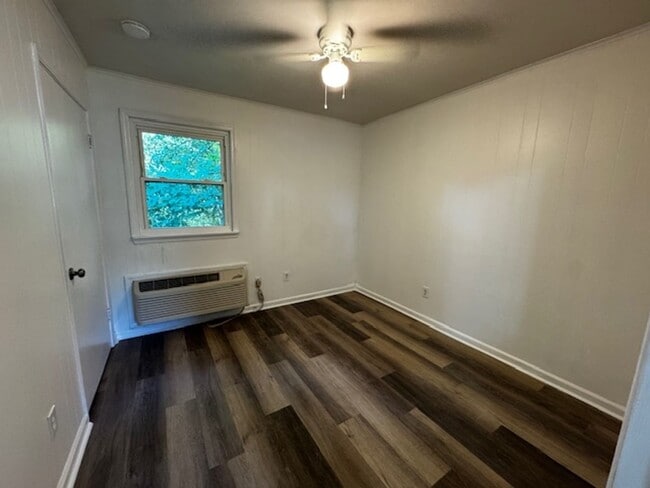 Building Photo - 50% OFF FIRST MONTH'S RENT IN AUGUST! 1 Be...