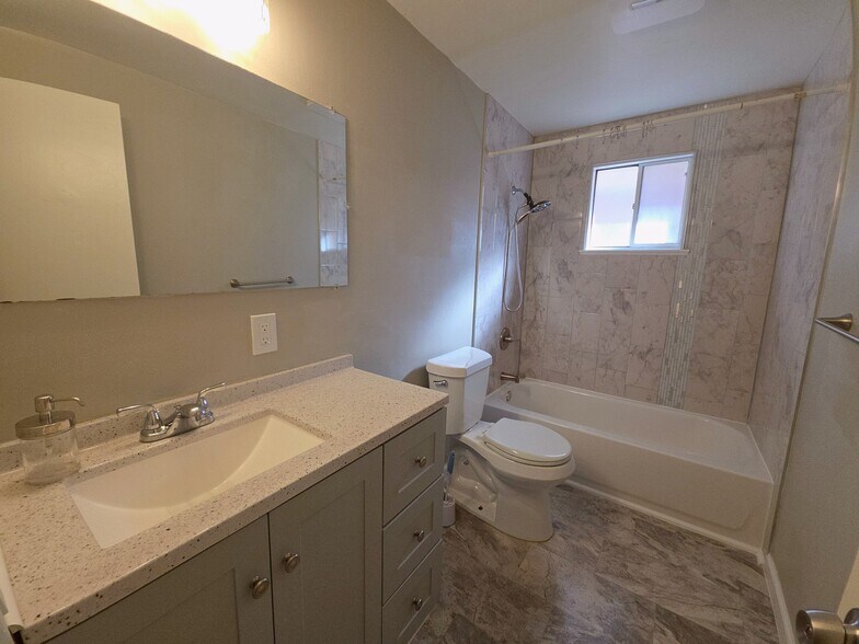 Bathroom - 209 S Hooker St