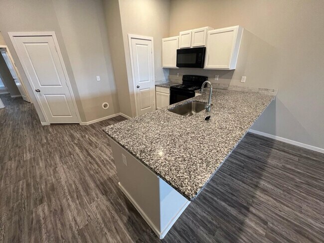 Building Photo - 1919 Langford Ave