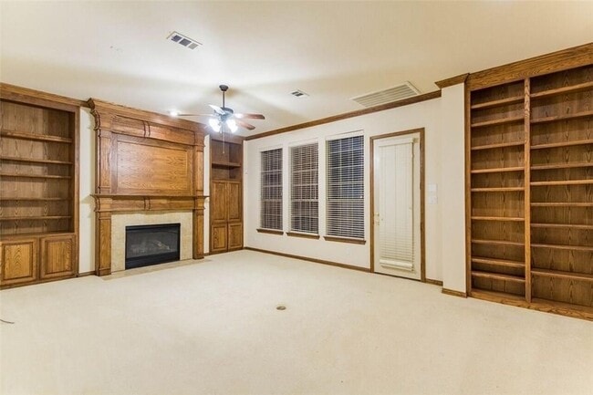 Building Photo - 5717 Sweetbriar Dr