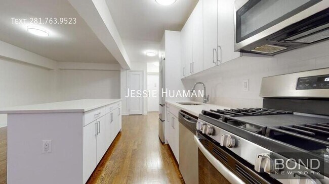 Building Photo - 157 W 57th St