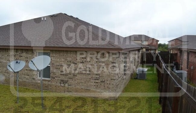 Building Photo - 1110 Grace Point Dr