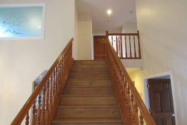 Building Photo - Gorgeous Custom Pleasanton Home in Great Location