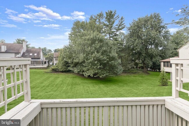 Building Photo - 5 Whitebridge Ct